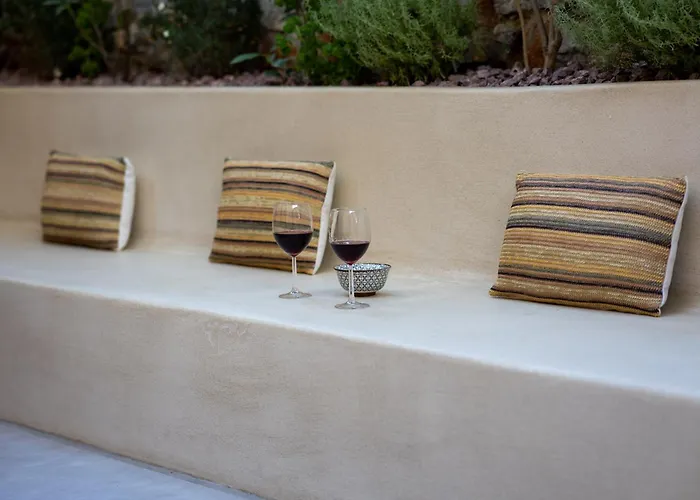 Scandinavian - Le Petit Bati Volos